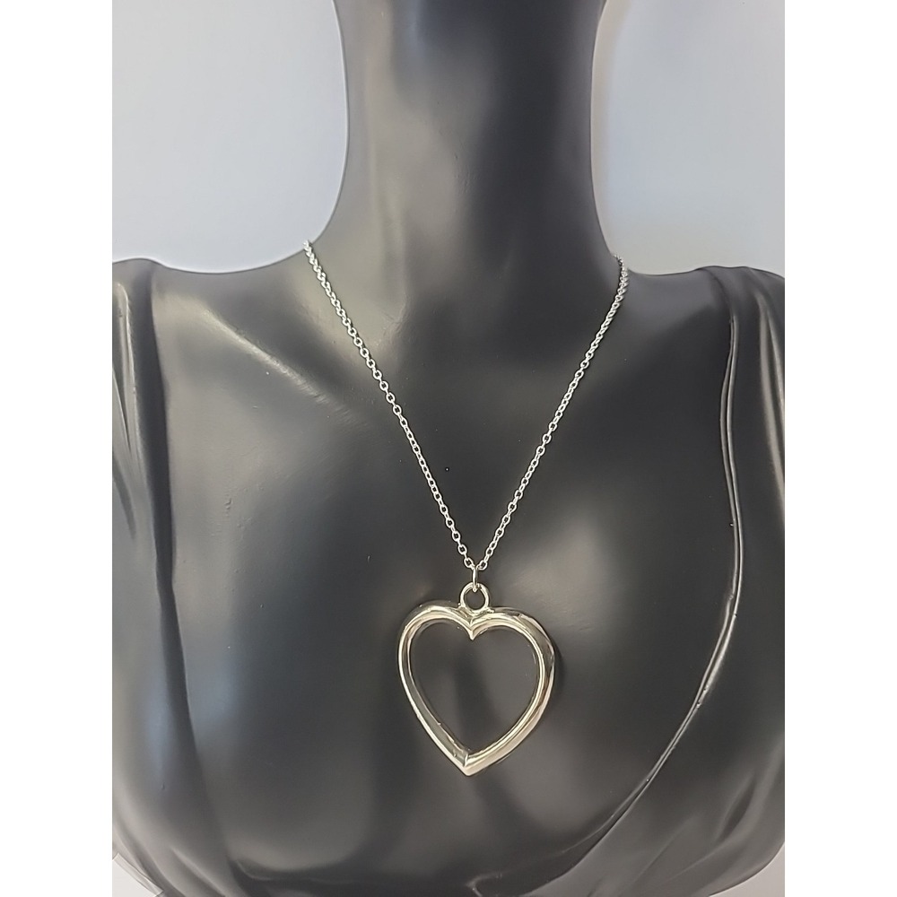 Vintage Classic Open Heart Pendant Necklace Silver Tone Minimalist Jewelry Gift